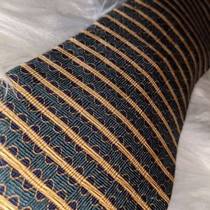 Vintage 90s 100% Silk Tie, open to offers!